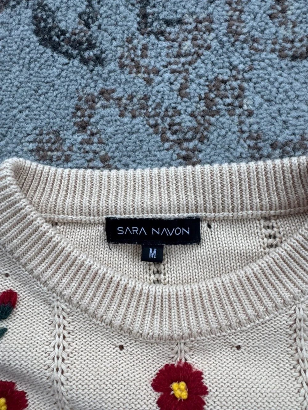 Sara Navon Embroidered Floral Knit Sweater Beige Medium